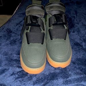 Nike Men’s Olive Green Strap Sneakers with Gum Sole